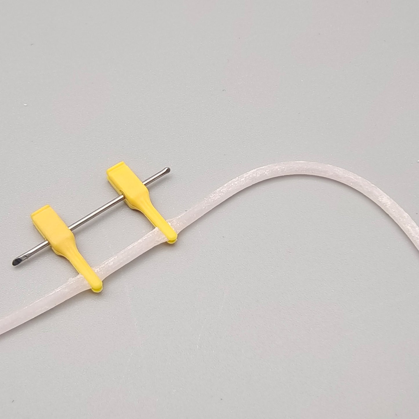 SZEMENTMD Microvascular Hemostatic Clips,Precision Tools for Safe And Controlled Surgical Hemostasis(Double Clips)(5pcs/Box Sale)